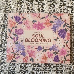 Nabla Soul Blooming Eyeshadow Palette